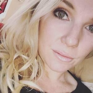 Meet your Posher, Lacey e.